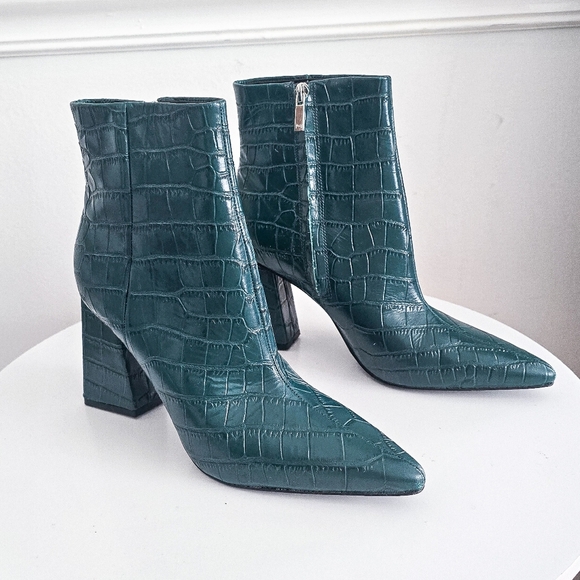 Marc Fisher Kulika green croc embosed pointed toe leather ankle boots - Picture 4 of 10